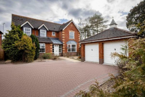 Spacious house in quiet cul-de-sac near to Hospital